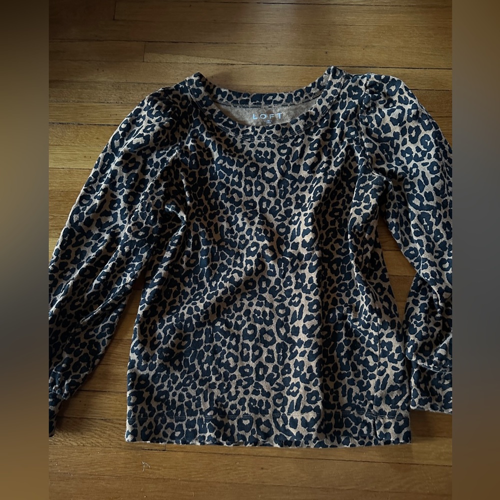 LOFT Femme leopard cozy pullover crewneck sweatshirt, Size XS